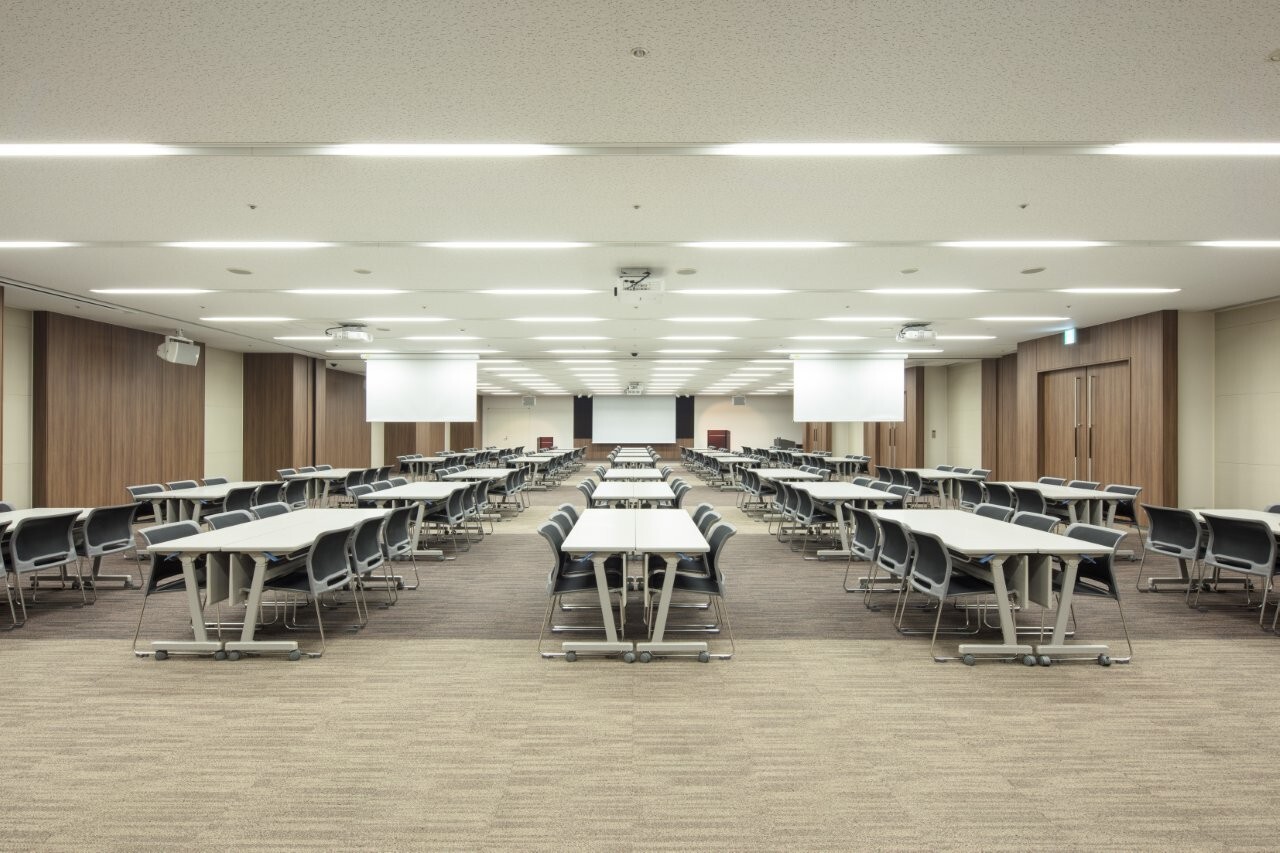 グループ形式(3名掛け)│会議室A+B