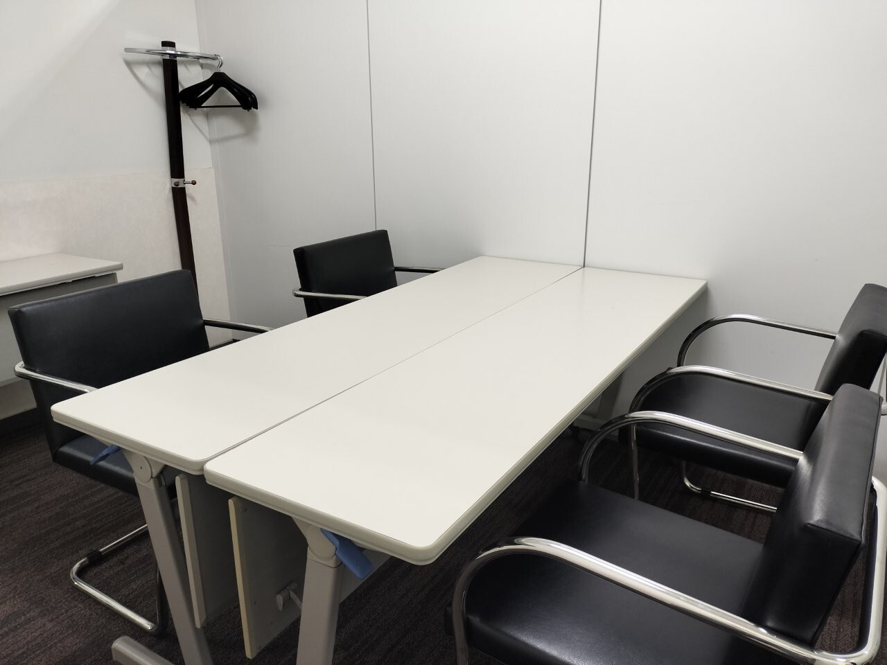 バックヤード│控室A