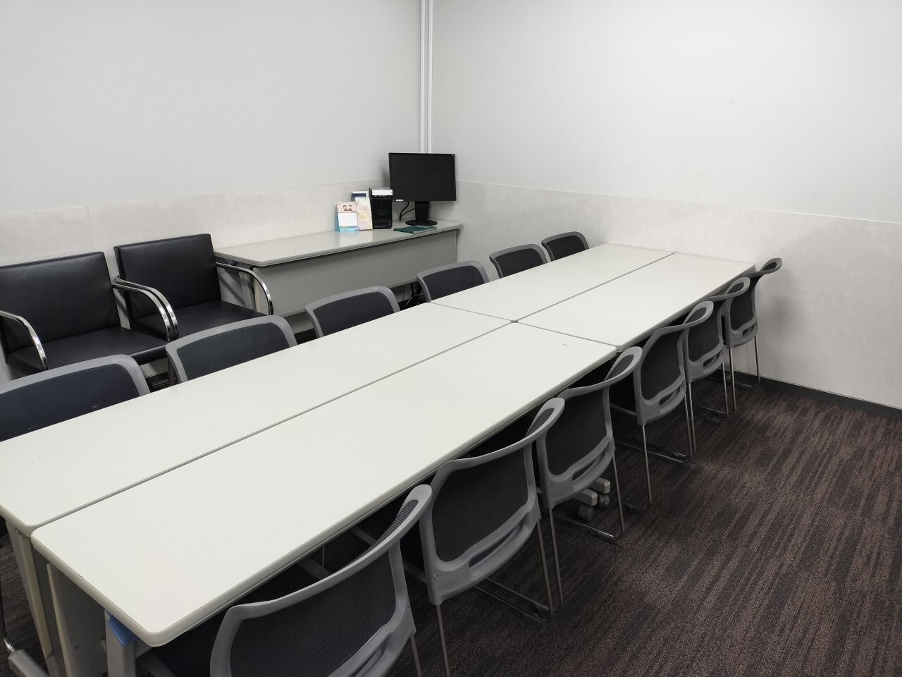 バックヤード│控室B