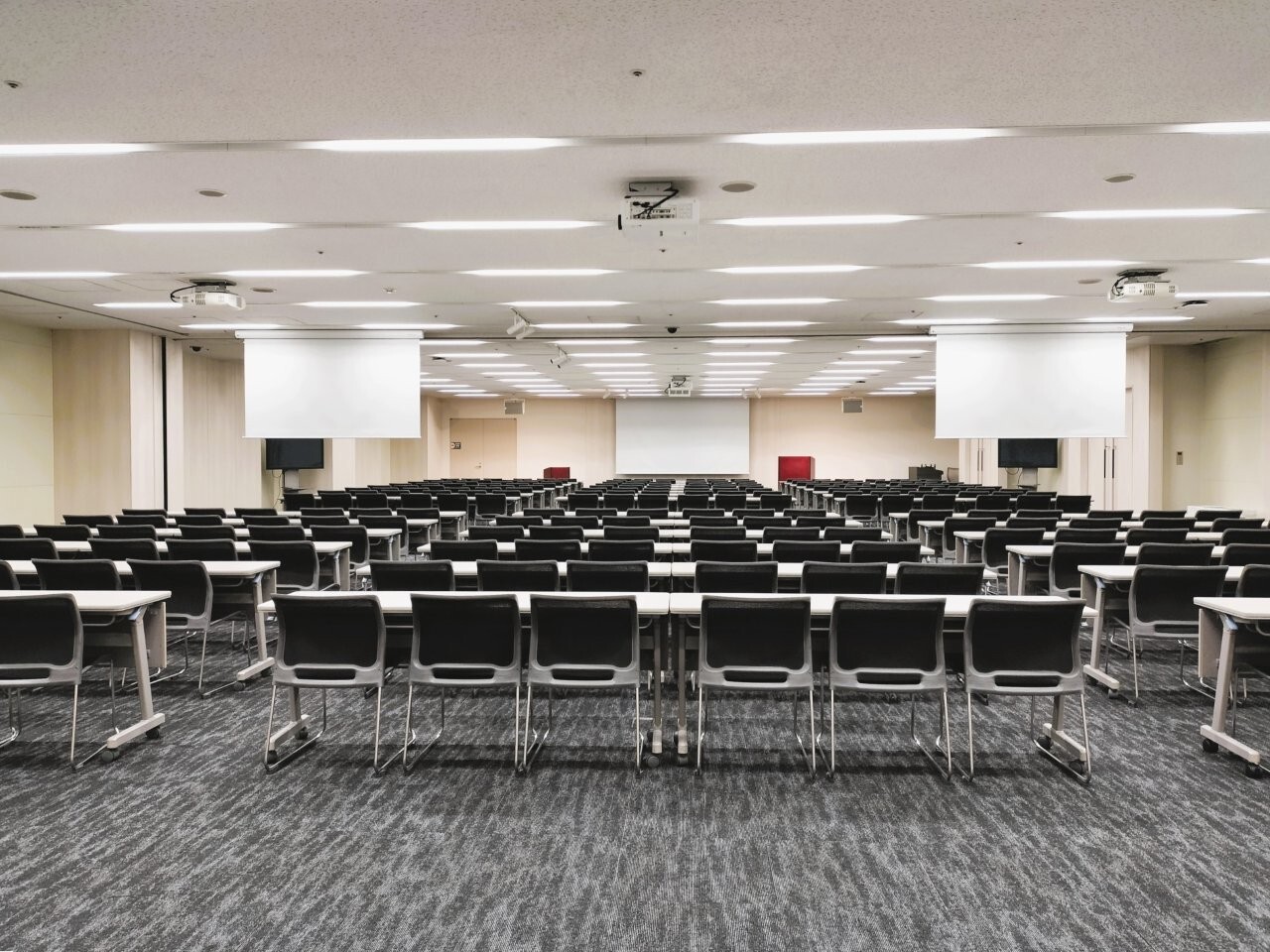 スクール形式(3名掛け)│会議室A+B