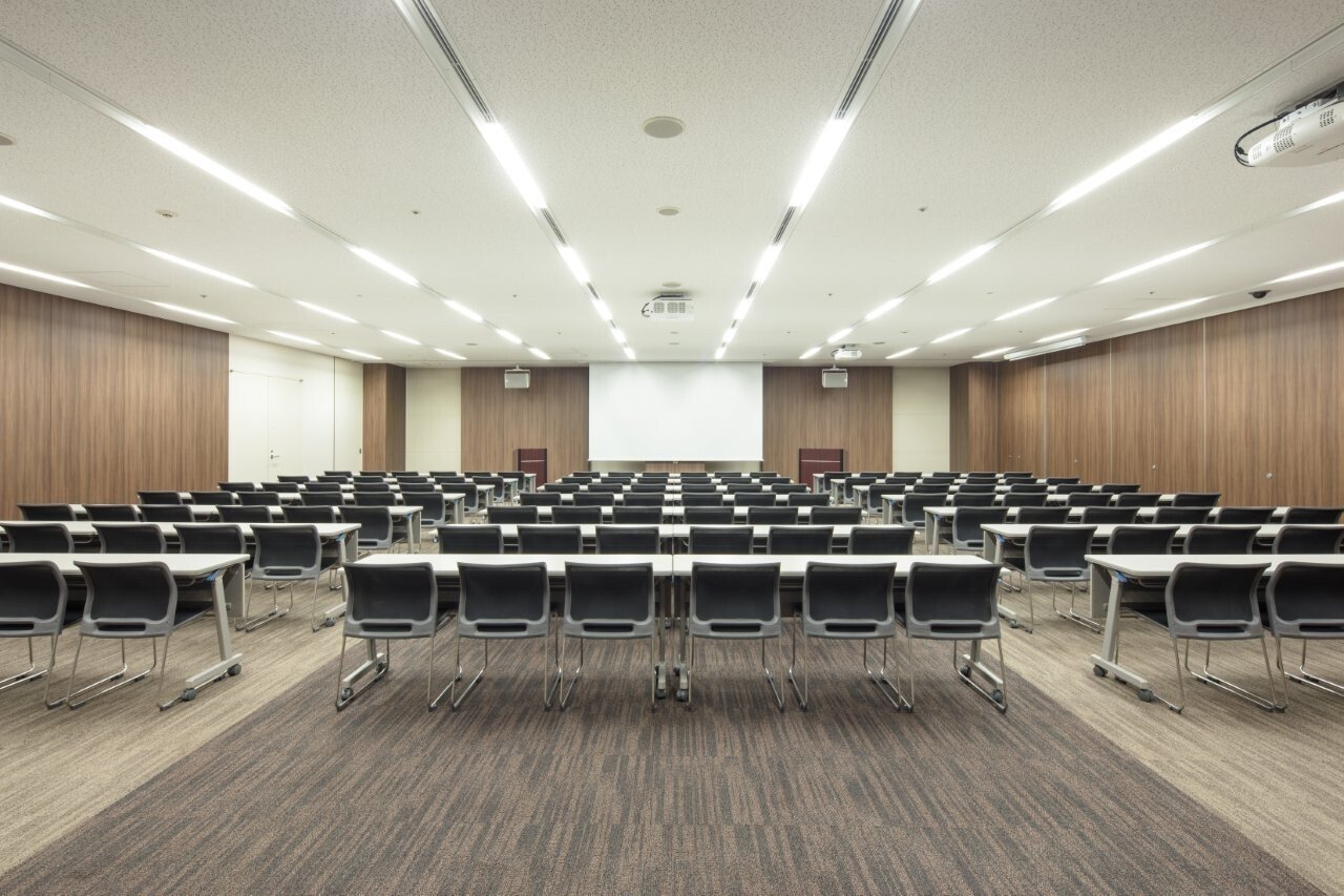 スクール形式(3名掛け)│会議室B